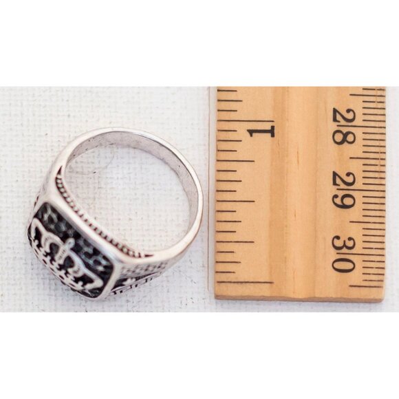 Vintage Royal King's Crown Silver Tone Ring Size 11 - T13 - Picture 3 of 3